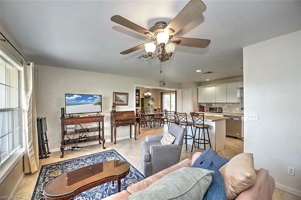 725 Sesame Ct Cape Coral, FL 33904 - Thumbnail 3