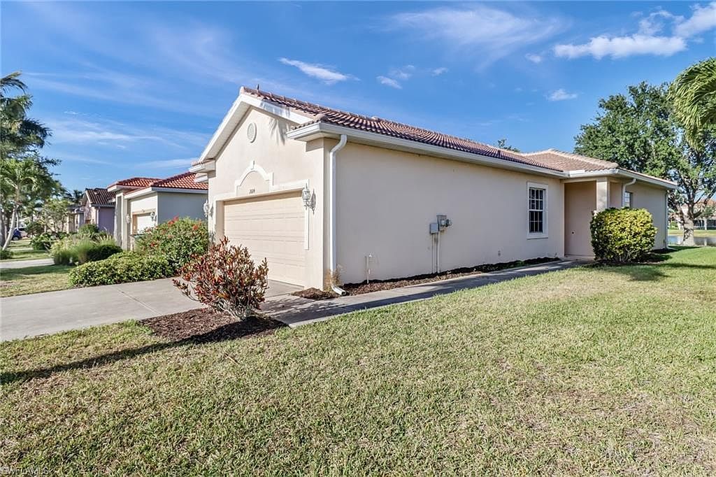 2684 Sunset Lake Dr Cape Coral, FL 33909 - Thumbnail 3