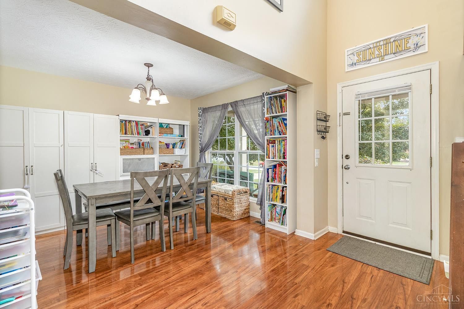 1575 Apple Ct Amelia, OH 45102 - Thumbnail 3