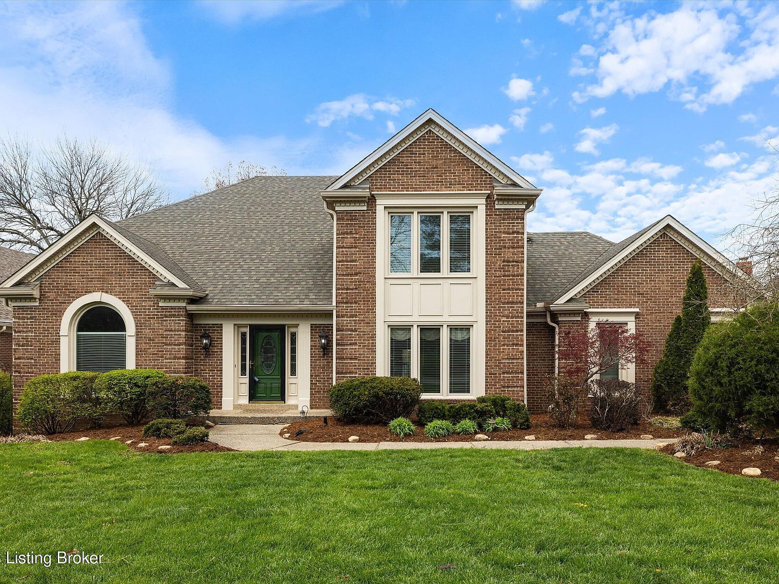 903 Lake Forest Pkwy Louisville, KY 40245 - Thumbnail 3