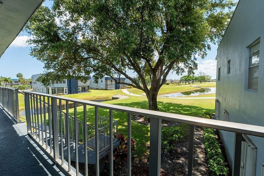 938 Normandy Trl #T-T938 Delray Beach, FL 33484 - Thumbnail 3