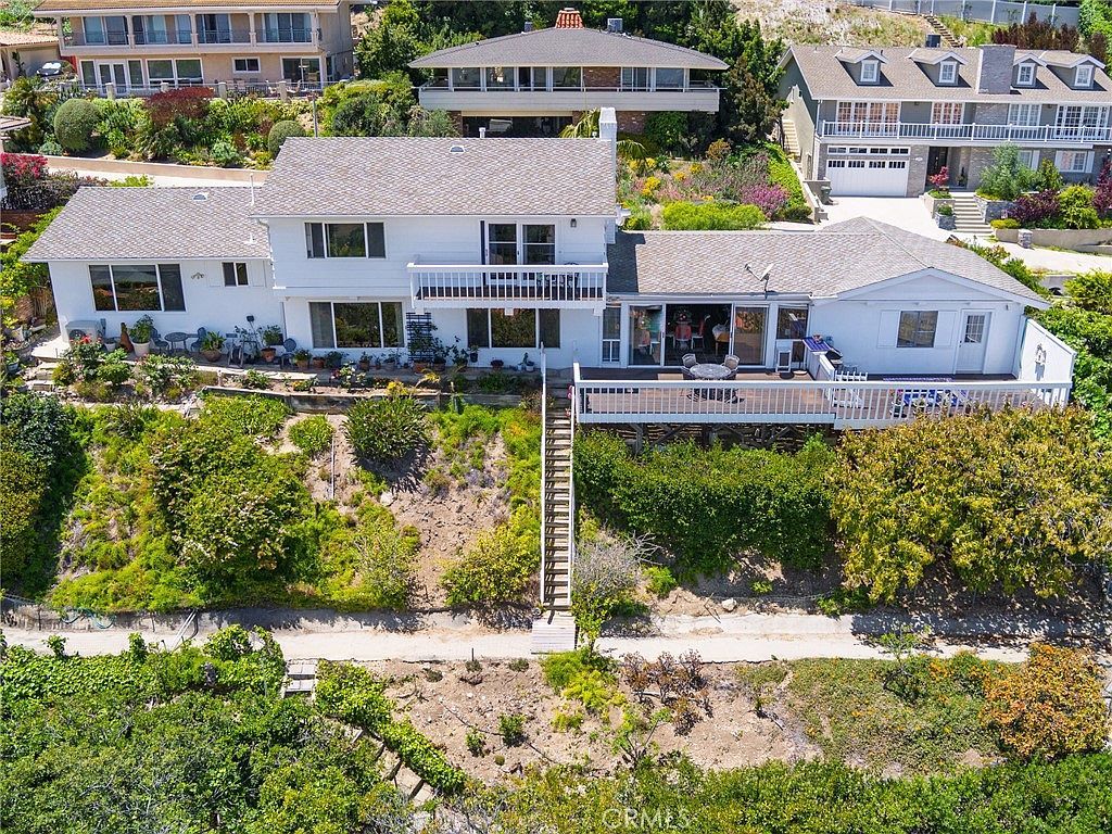 30040 Grandpoint Ln Rancho Palos Verdes, CA 90275 - Thumbnail 3