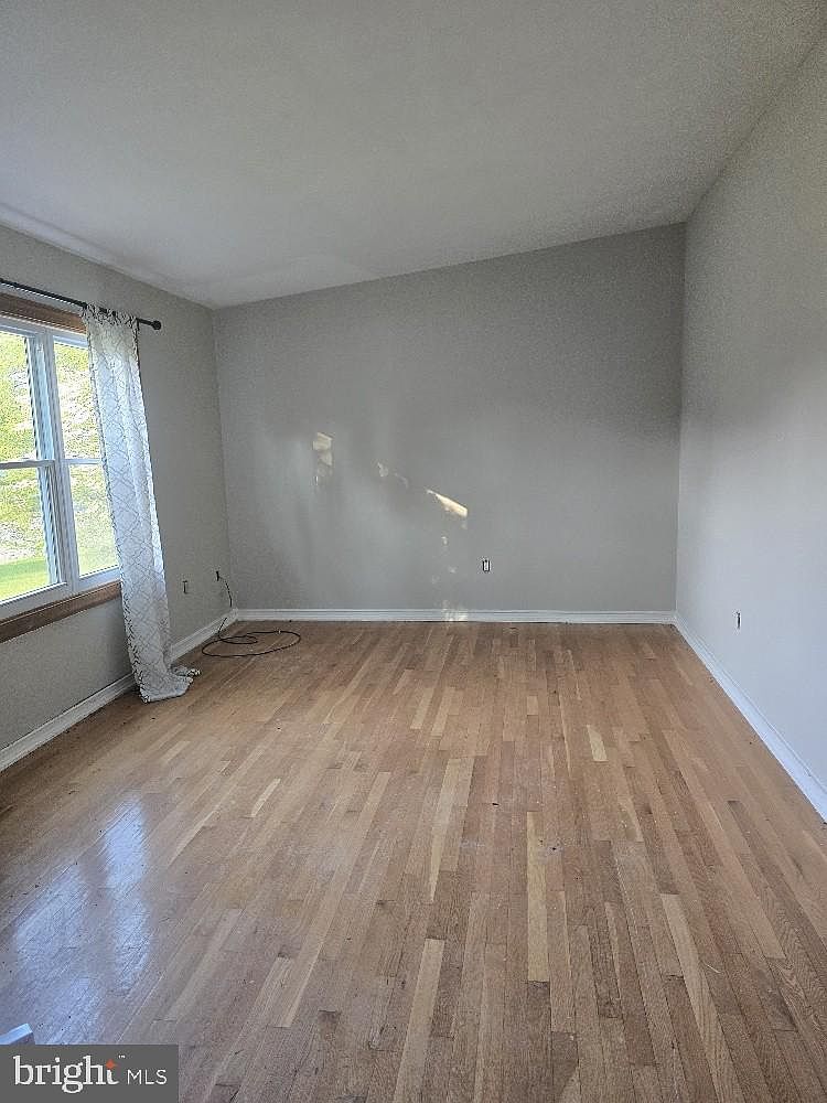 8 Wheatfield Dr Carlisle, PA 17015 - Thumbnail 3