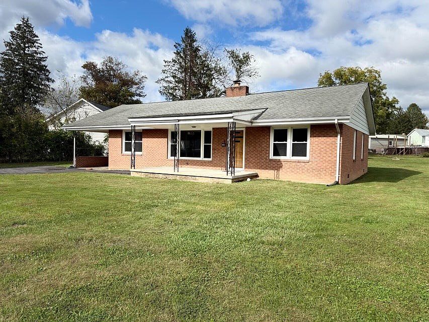 403 Market St Peterstown, WV 24963 - Thumbnail 3