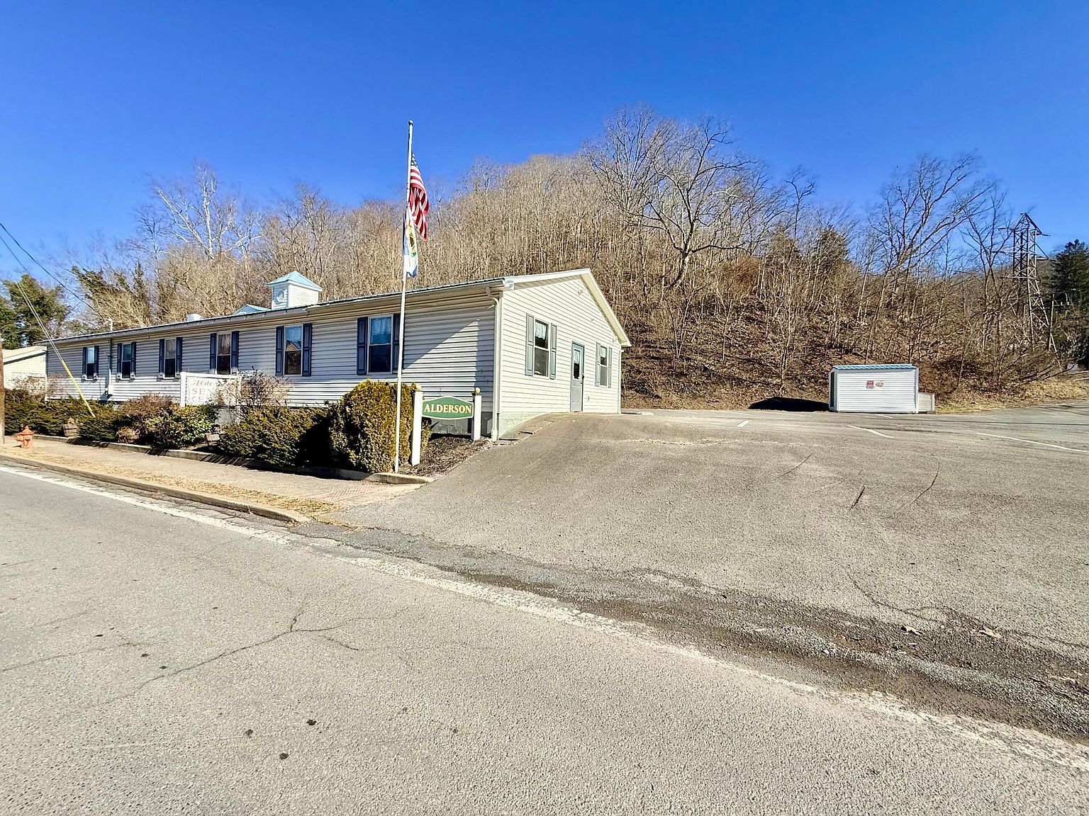 228 S Monroe St Alderson, WV 24910 - Thumbnail 3