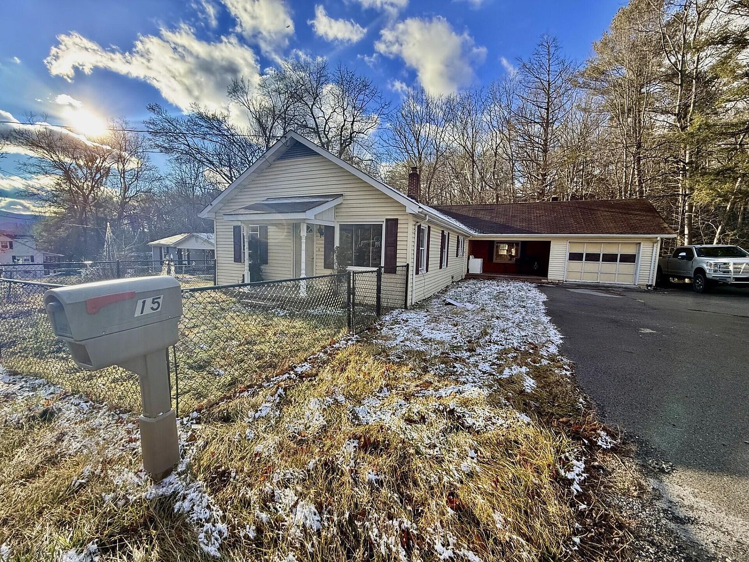 715 Ballard Red Sulphur Pkwy Peterstown, WV 24963 - Thumbnail 3