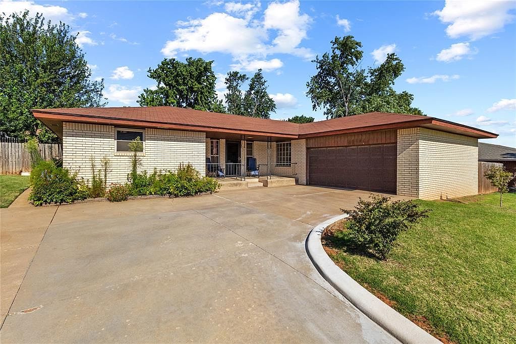 1229 N Indiana St Weatherford, OK 73096 - Thumbnail 3