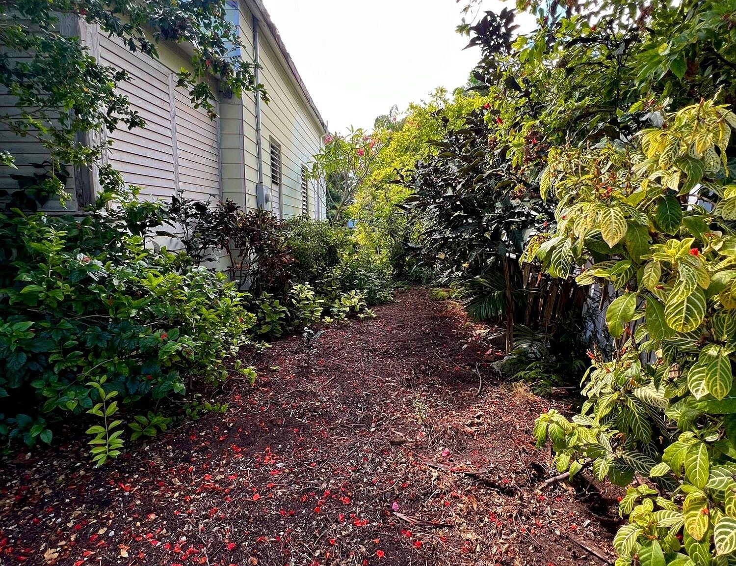 1315 Newton St Key West, FL 33040 - Thumbnail 3