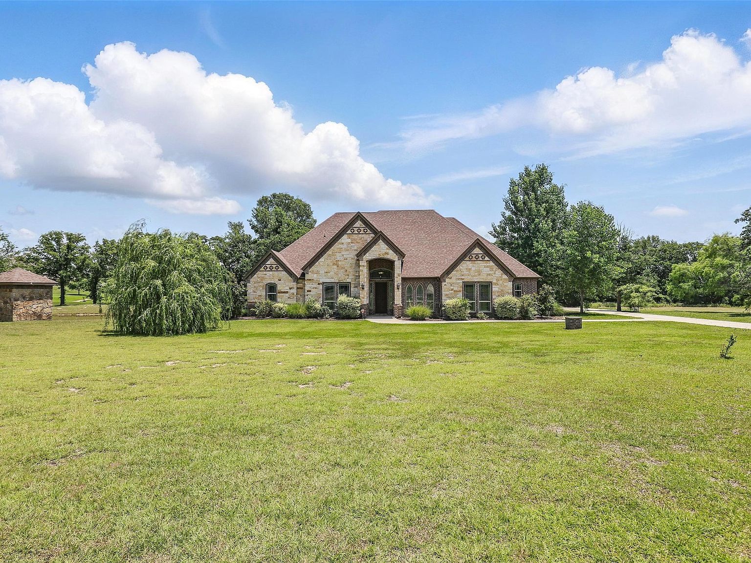 209 Ellis Creek Dr Weatherford, TX 76085 - Thumbnail 3