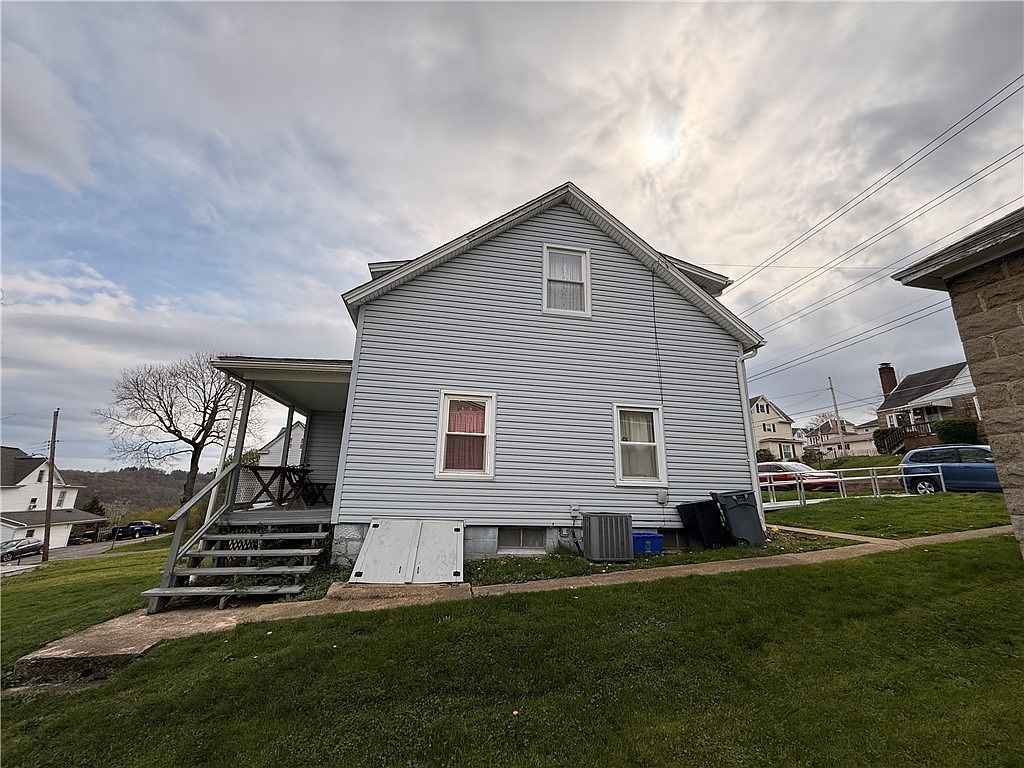 302 W Boyd Ave Butler, PA 16001 - Thumbnail 3