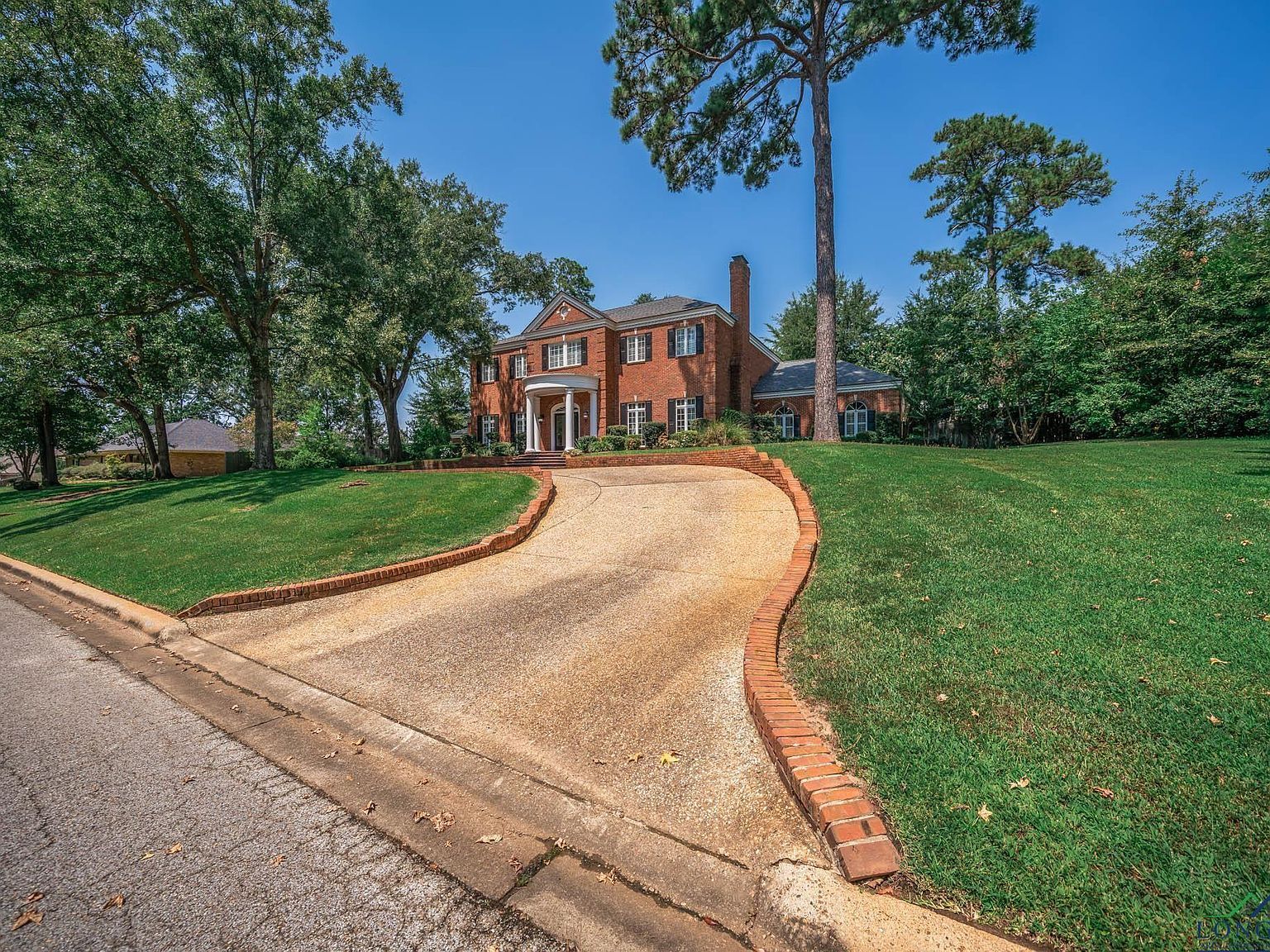 1305 Mockingbird Ln Longview, TX 75601 - Thumbnail 3