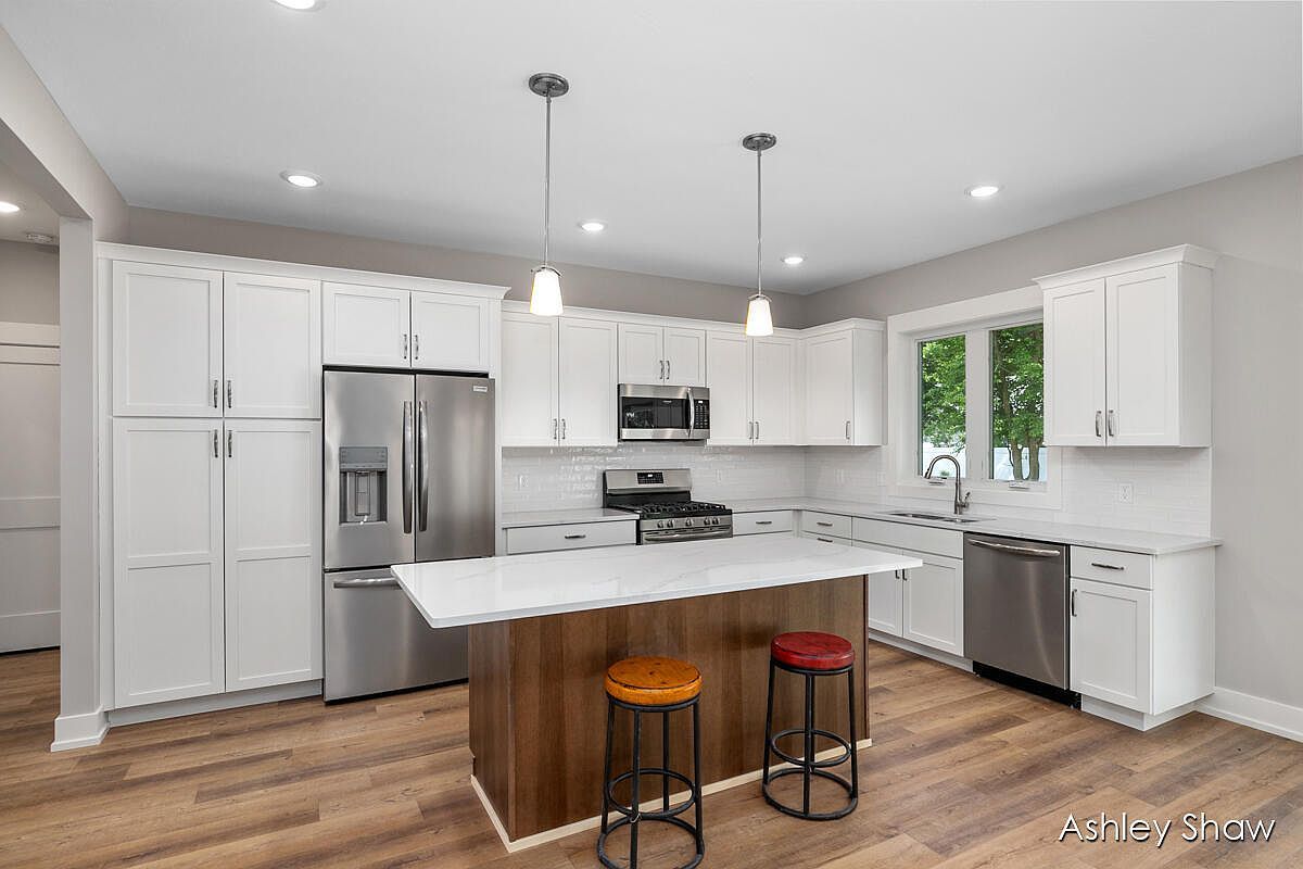 1468 Maplewood Dr #9 Jenison, MI 49428 - Thumbnail 3