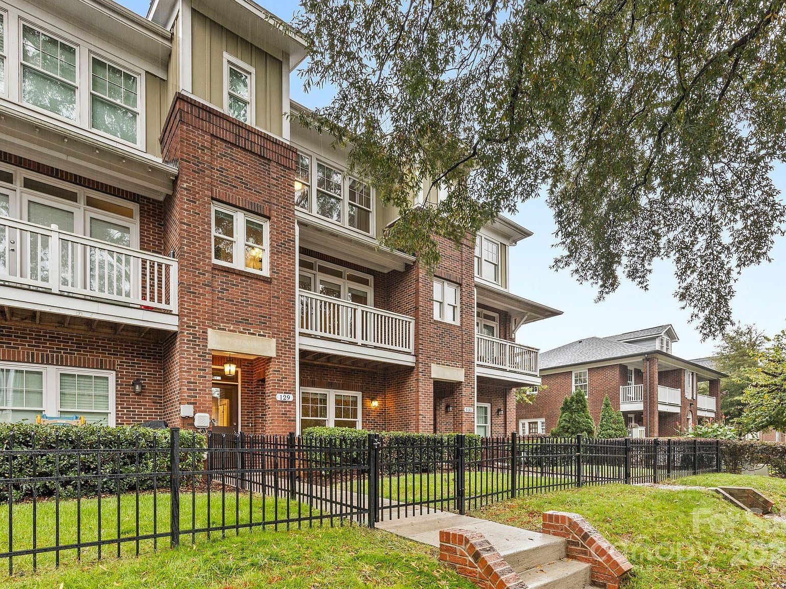 129 Grandin Rd Charlotte, NC 28208 - Thumbnail 3