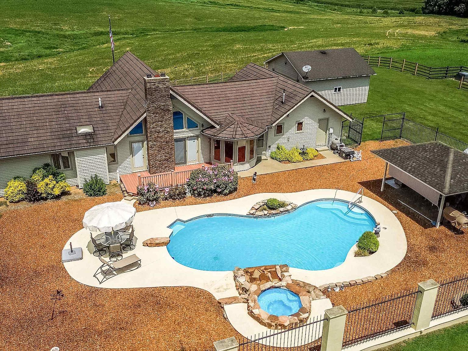 783 Ostle Loop Grand Rivers, KY 42045 - Thumbnail 3