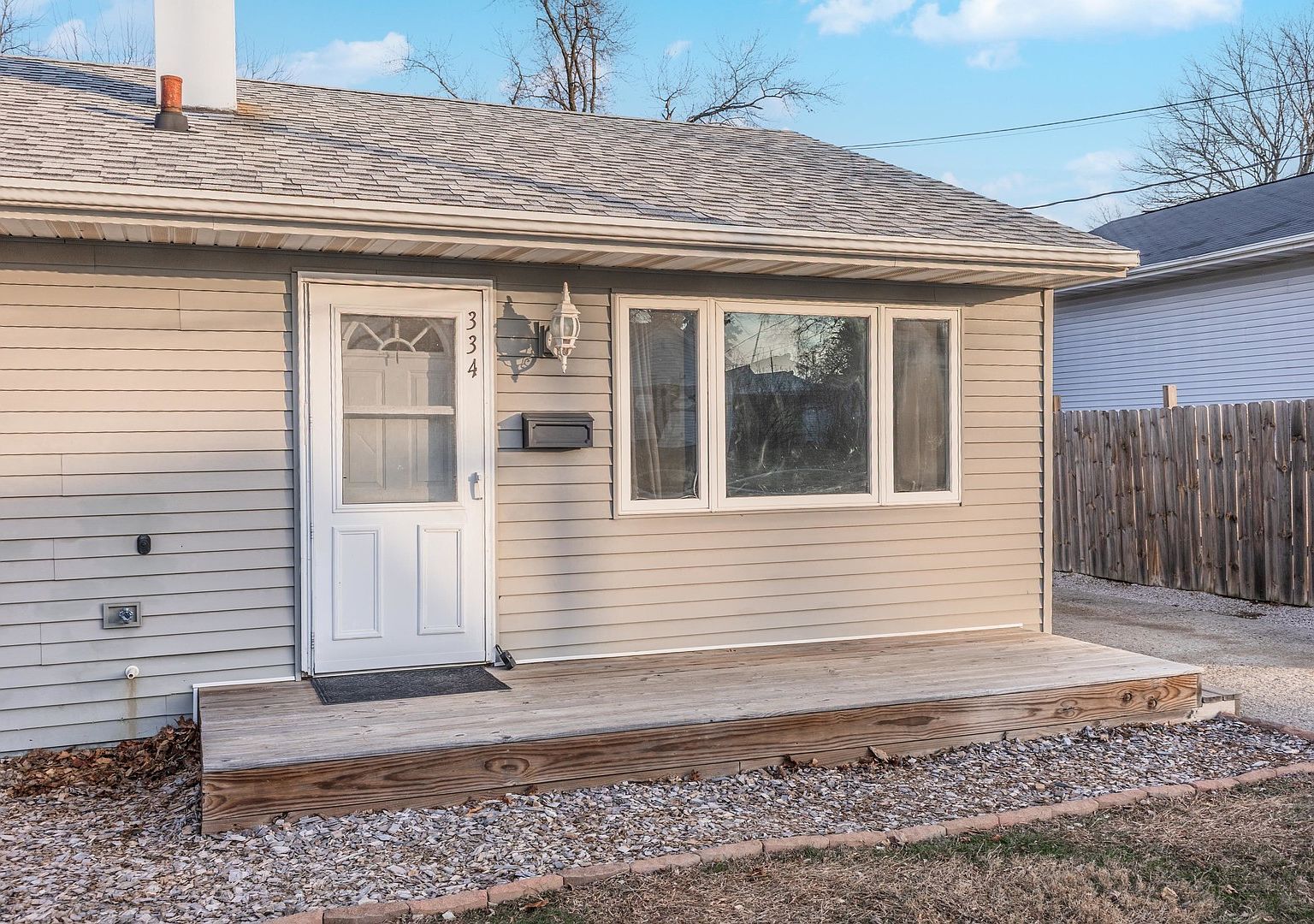 334 E Baker St Bloomington, IL 61701 - Thumbnail 3