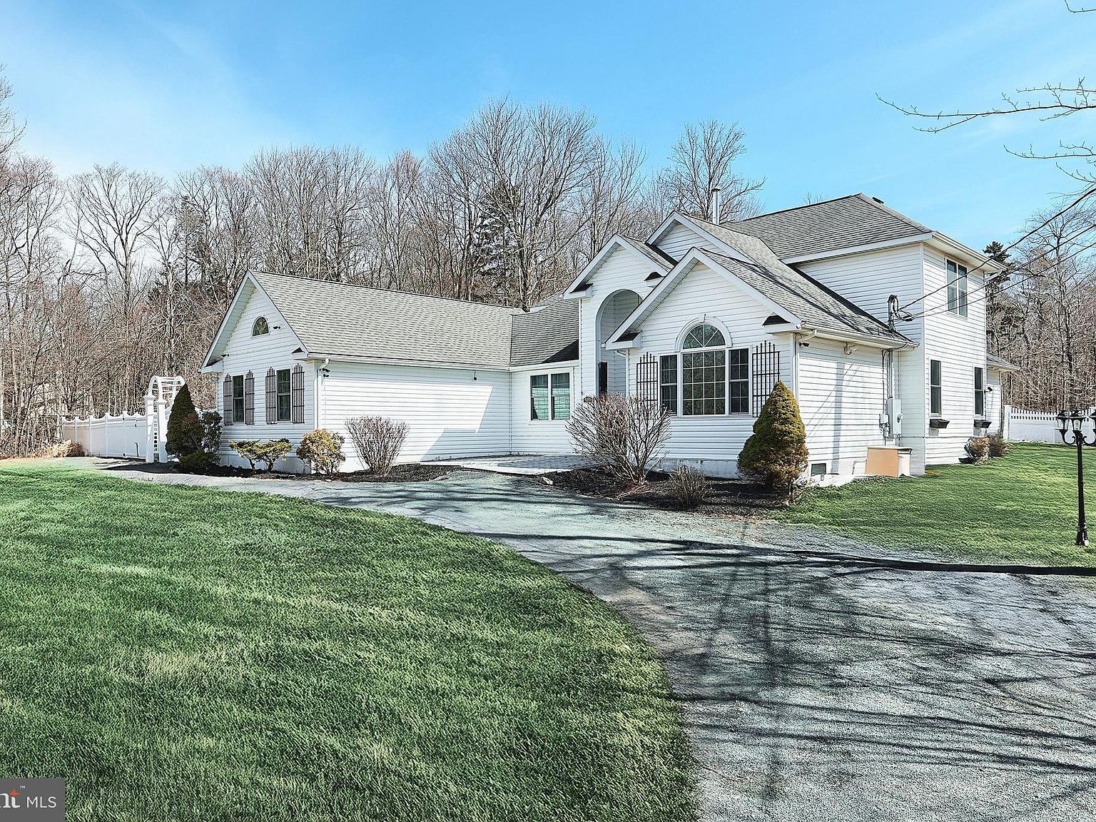 343 High Country Dr Blakeslee, PA 18610 - Thumbnail 3