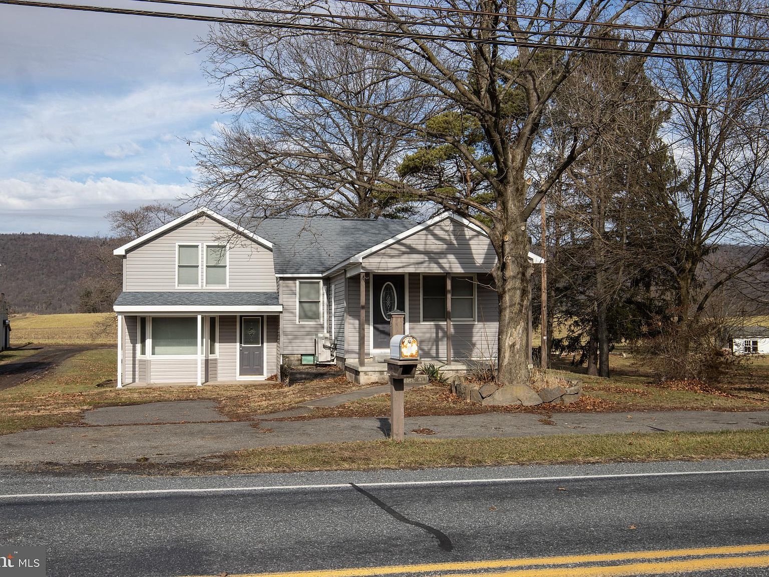 2130 E Main St Valley View, PA 17983 - Thumbnail 3