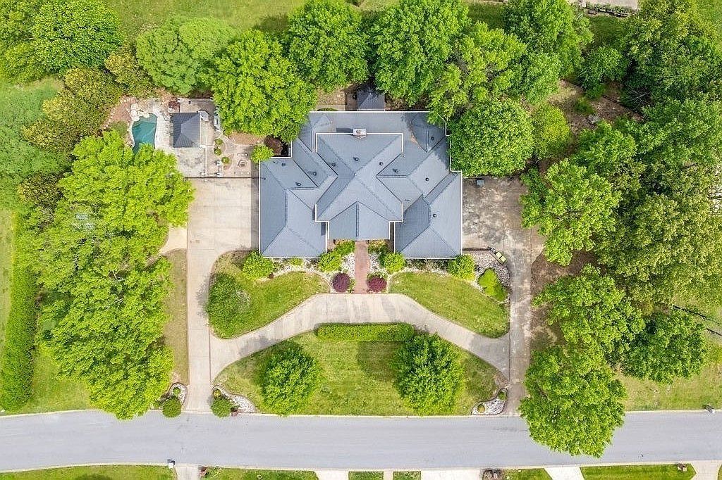 2081 Mossy Oak Cir Clarksville, TN 37043 - Thumbnail 3