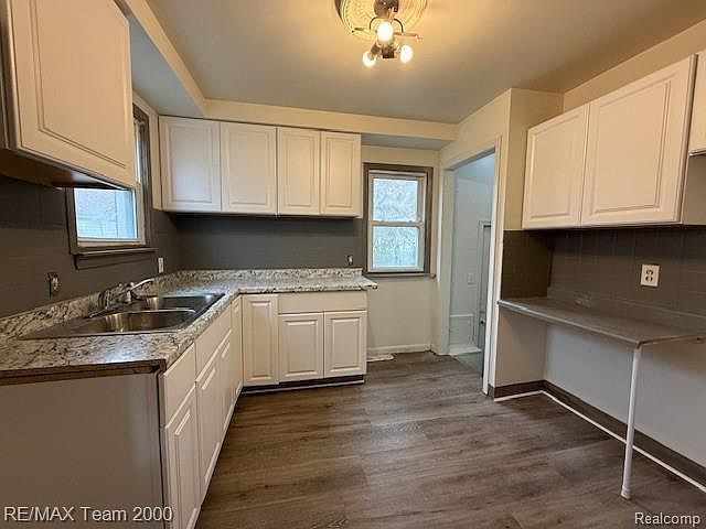 1496 Crescent St Inkster, MI 48141 - Thumbnail 3