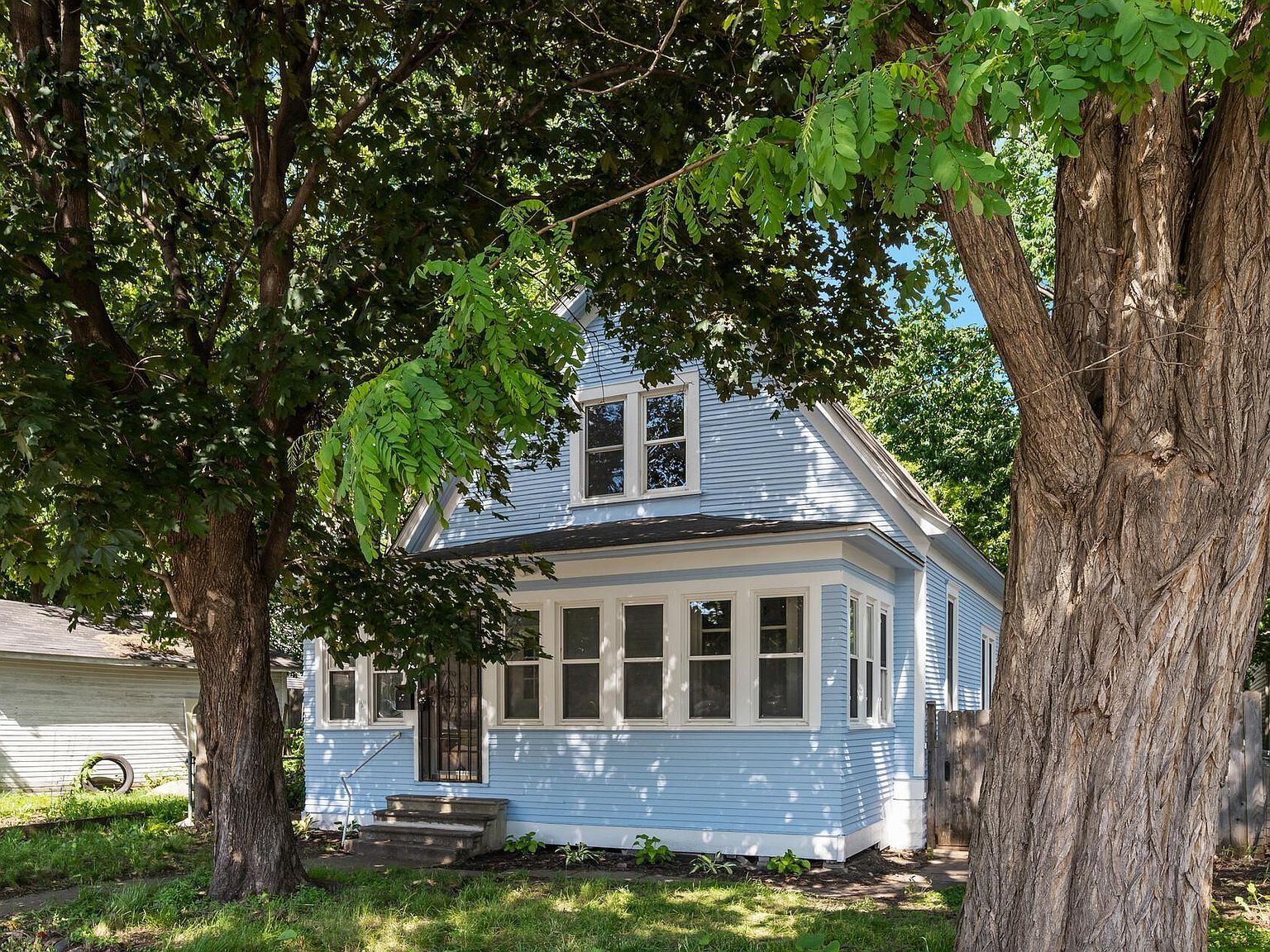 242 Penn Ave N Minneapolis, MN 55405 - Thumbnail 3