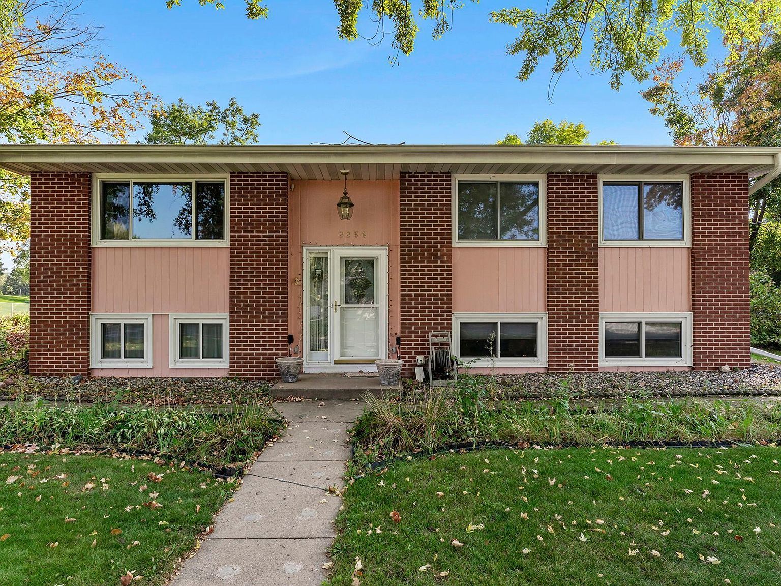 2254 Orchard Ln White Bear Lake, MN 55110 - Thumbnail 3