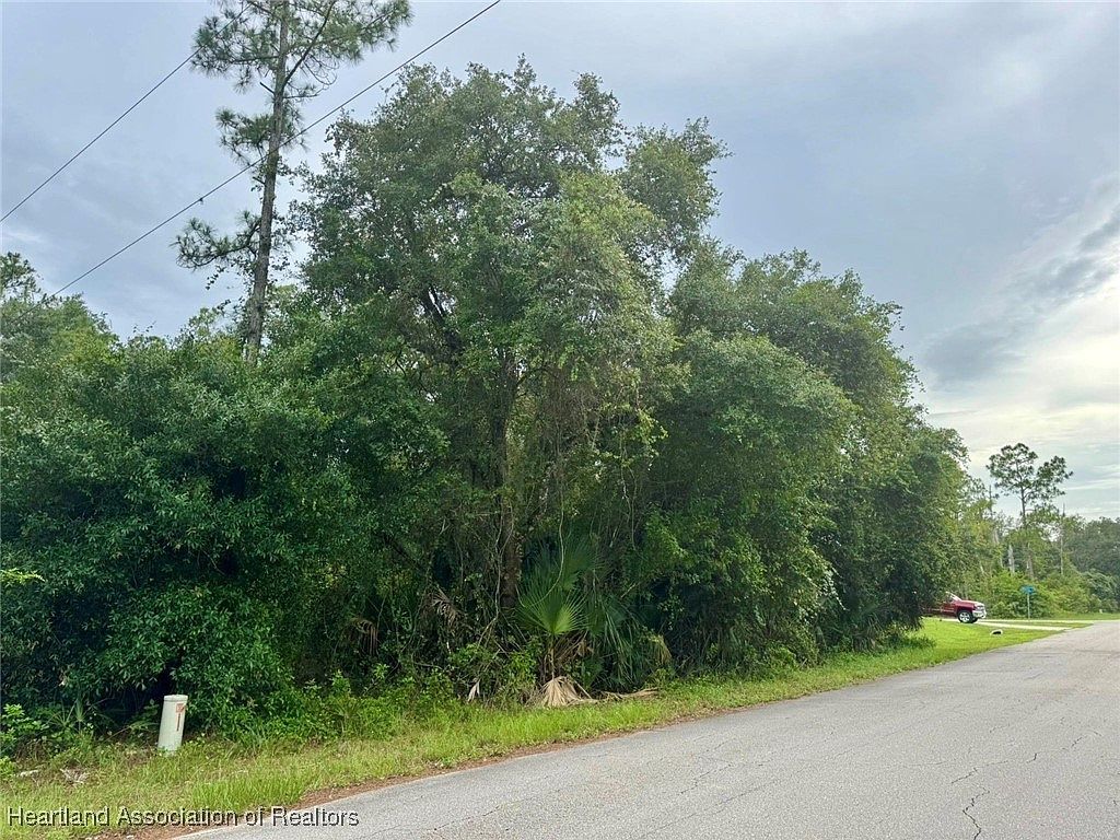 4202 E 21st St Alva, FL 33920 - Thumbnail 3