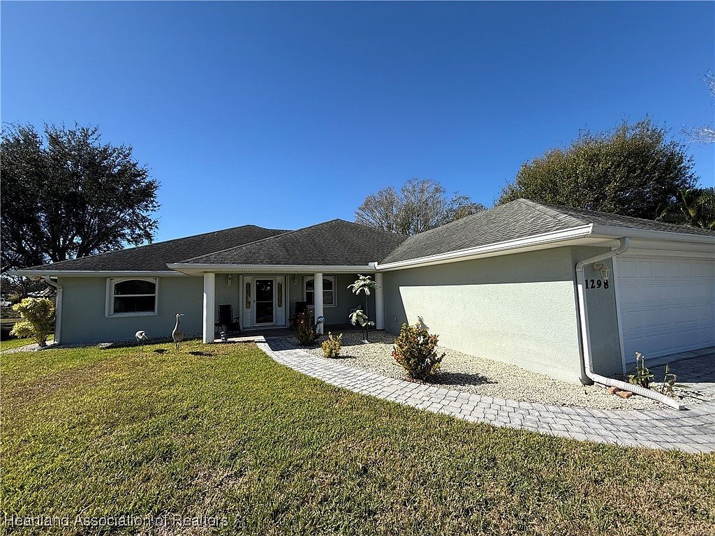 1298 Palm Ct Okeechobee, FL 34974 - Thumbnail 3