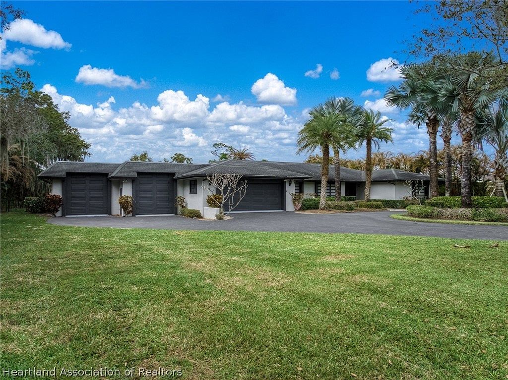 573 Holmes Ave Lake Placid, FL 33852 - Thumbnail 3