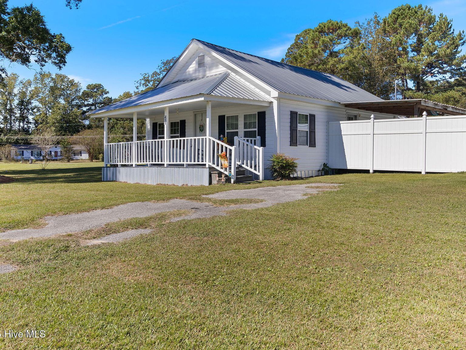 410 Elizabethtown Rd Bladenboro, NC 28320 - Thumbnail 3