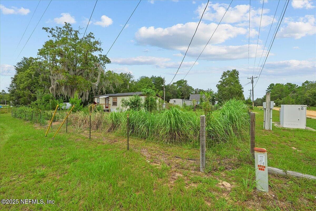 301 Kitty Ave Interlachen, FL 32148 - Thumbnail 3