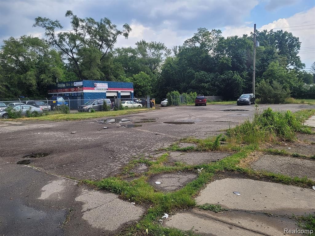 24451 W McNichols Rd Detroit, MI 48219 - Thumbnail 3