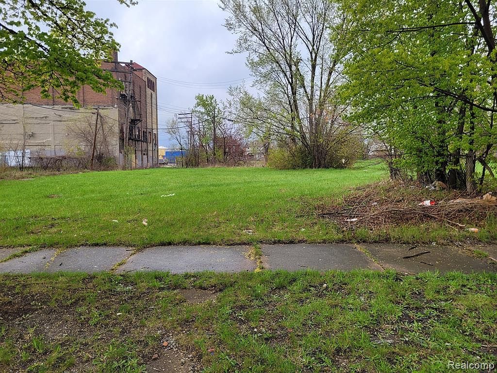 3352 Rochester St Detroit, MI 48206 - Thumbnail 3