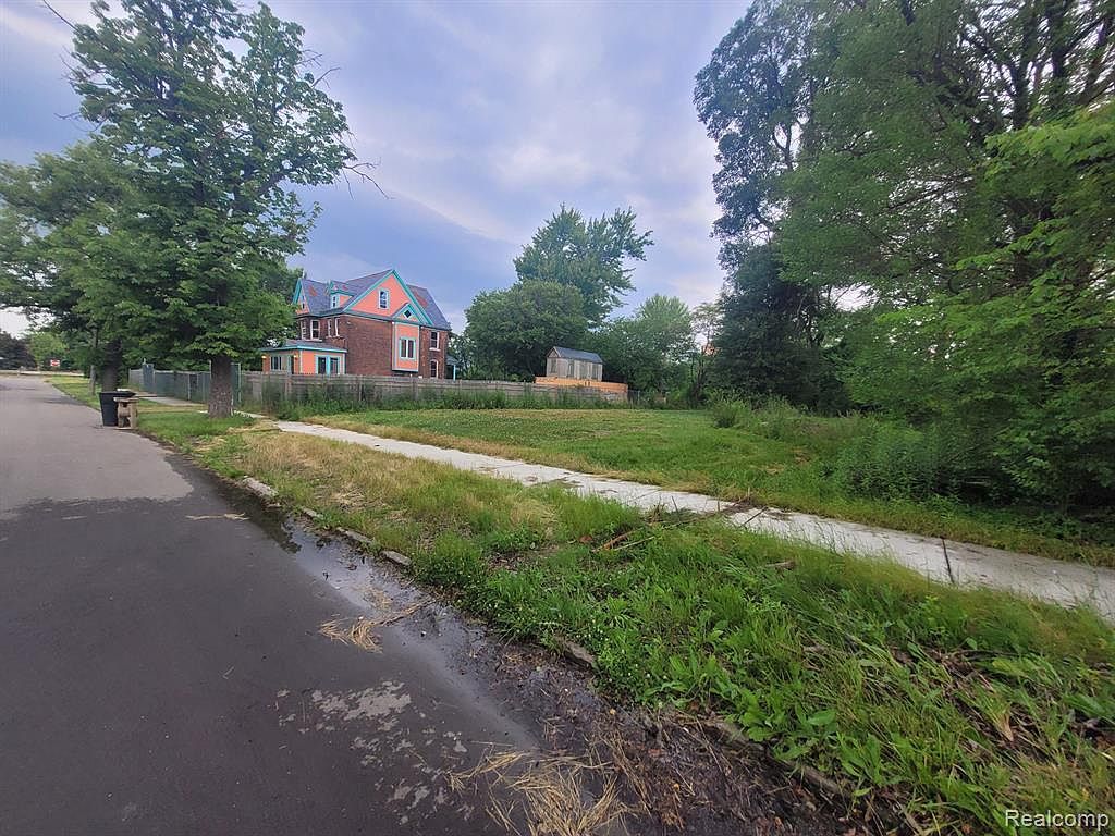 5202 Stanton St Detroit, MI 48208 - Thumbnail 3