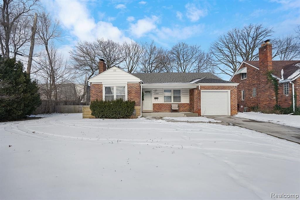 2368 Allard Ave Grosse Pointe Woods, MI 48236 - Thumbnail 3