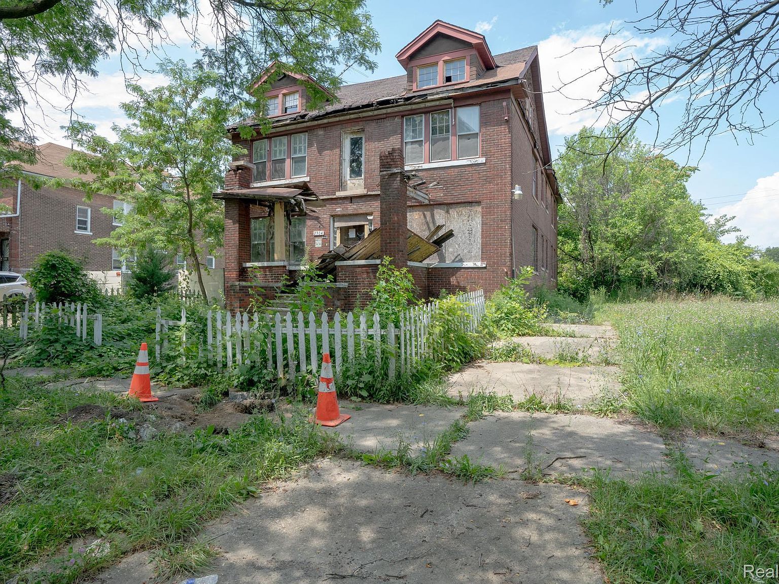 2302 W Grand St Detroit, MI 48238 - Thumbnail 3