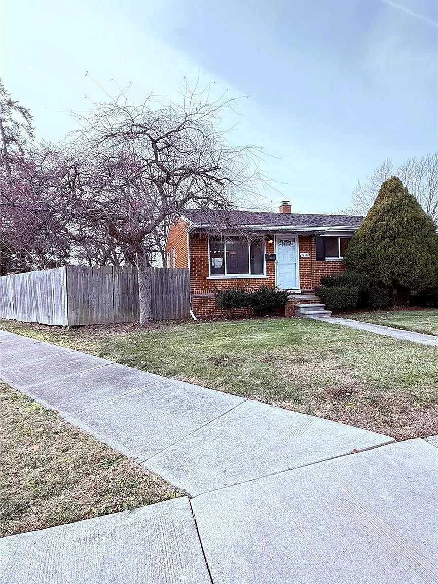 22332 Avon St Saint Clair Shores, MI 48082 - Thumbnail 3