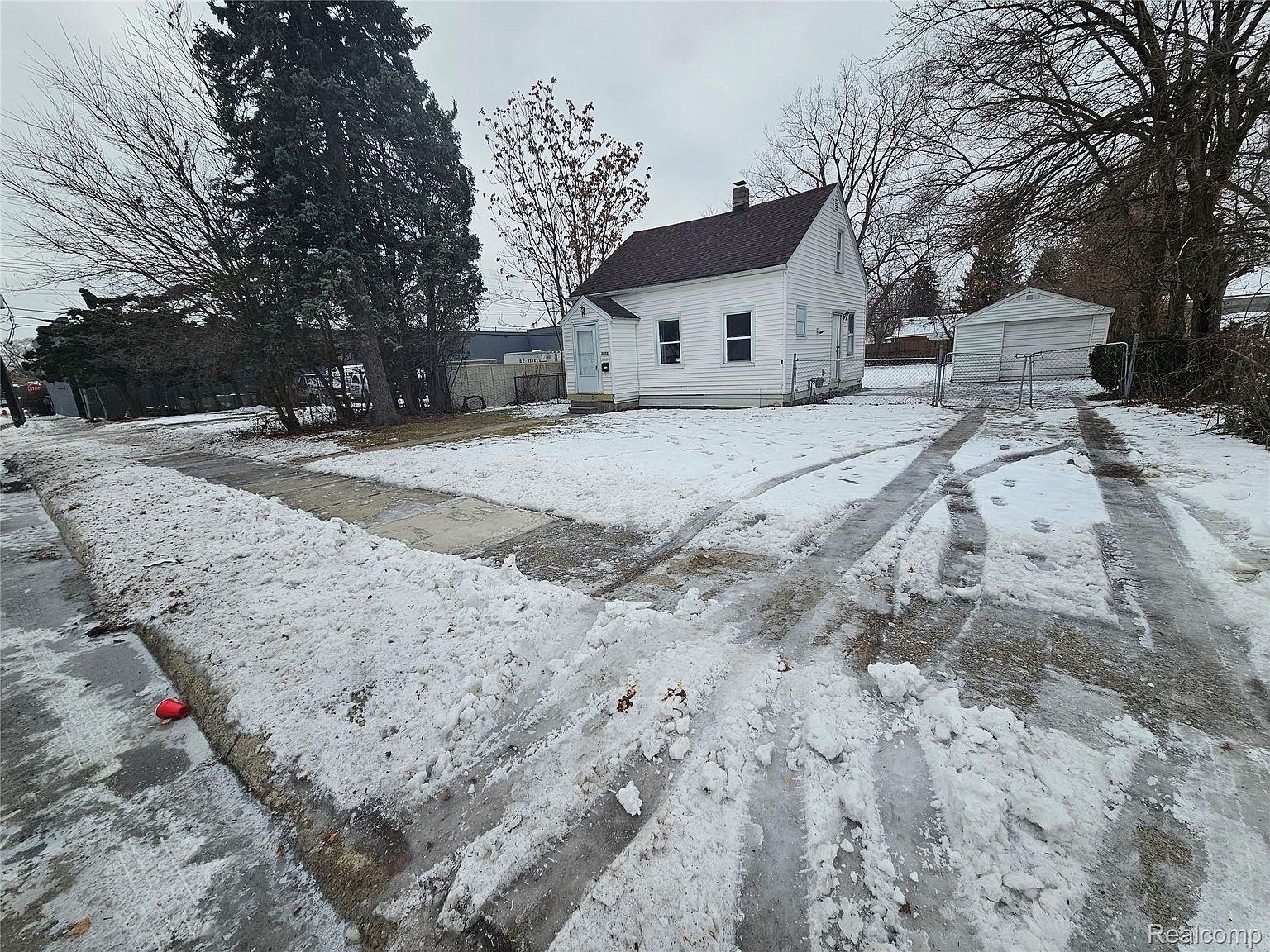 20737 Nummer St Warren, MI 48089 - Thumbnail 3