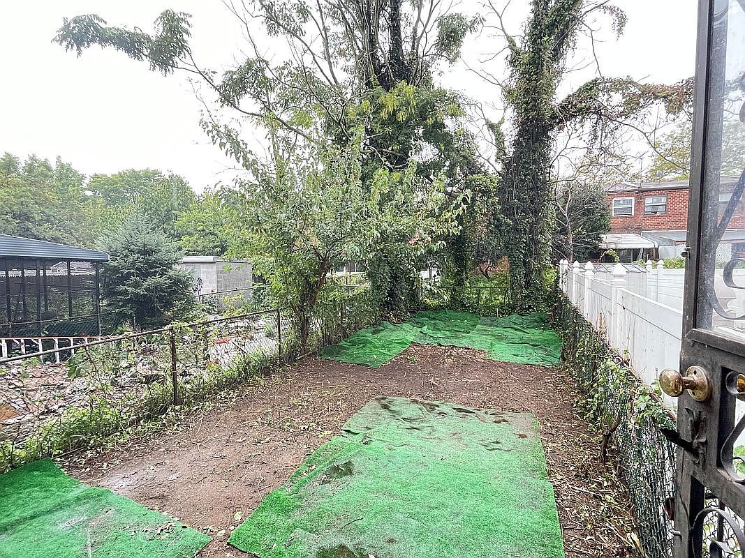 546 Powell St Brooklyn, NY 11212  | Single Family