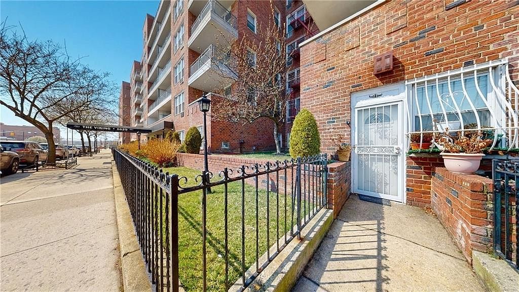 1625 Emmons Ave APT Dd Brooklyn, NY 11235 - Thumbnail 3