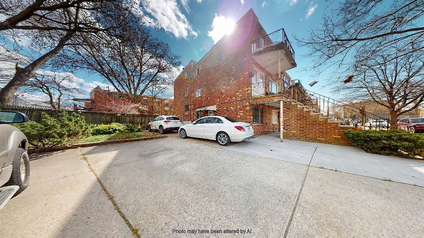 2471 Brown St Brooklyn, NY 11235 - Thumbnail 3