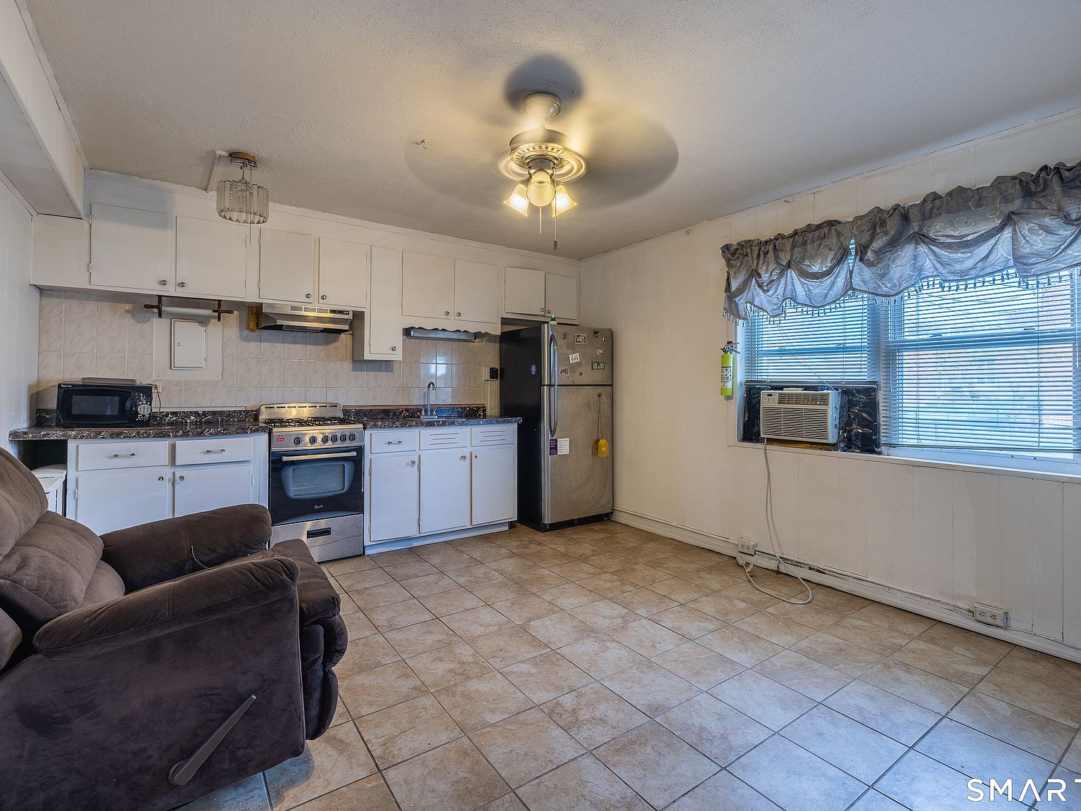 317 Granfield Ave #B Bridgeport, CT 06610 - Thumbnail 3