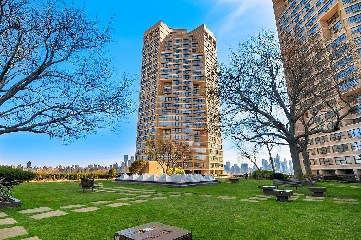 7002 Boulevard East Unit 8J West New York, NJ 07093 - Thumbnail 3