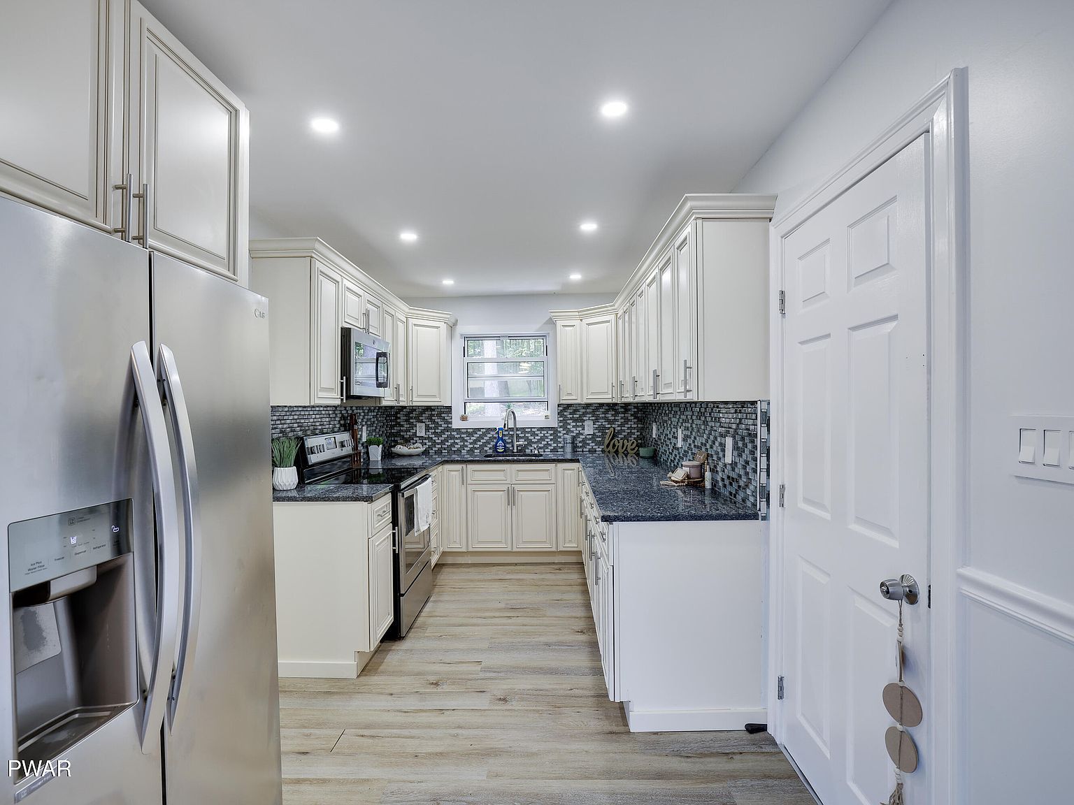 3109 Snowden Dr Bushkill, PA 18324 - Thumbnail 3