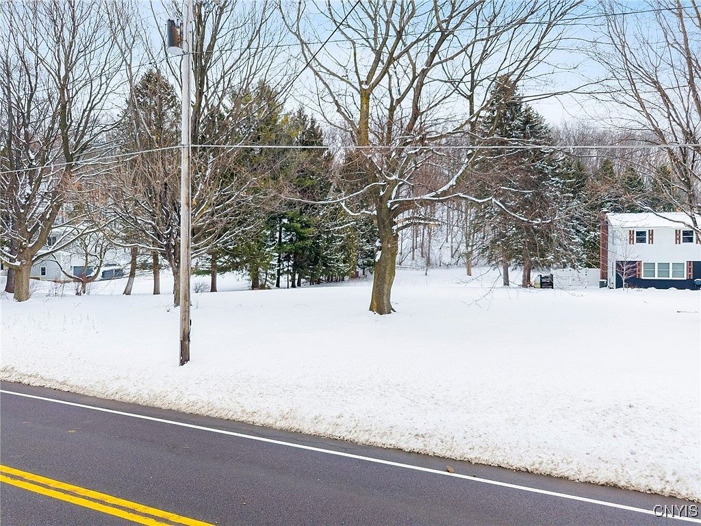 1077 Nottingham Rd Jamesville, NY 13078 - Thumbnail 3