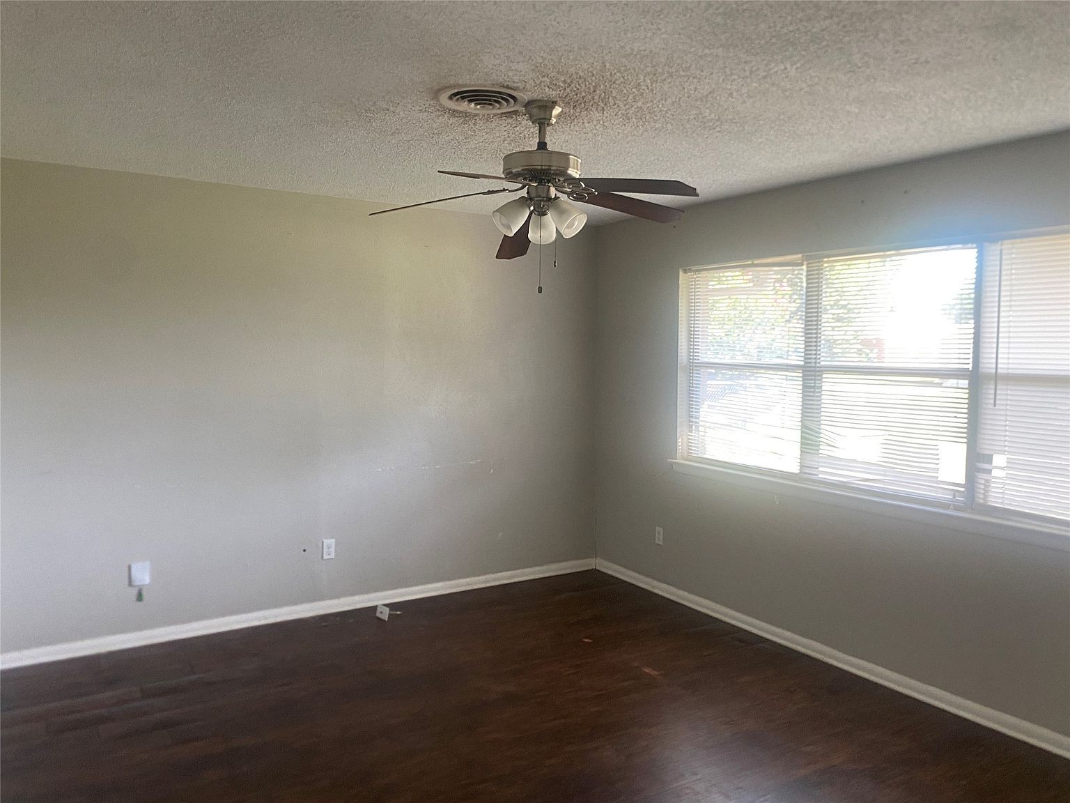 4927 Eastgate Cir Dallas, TX 75216 - Thumbnail 3