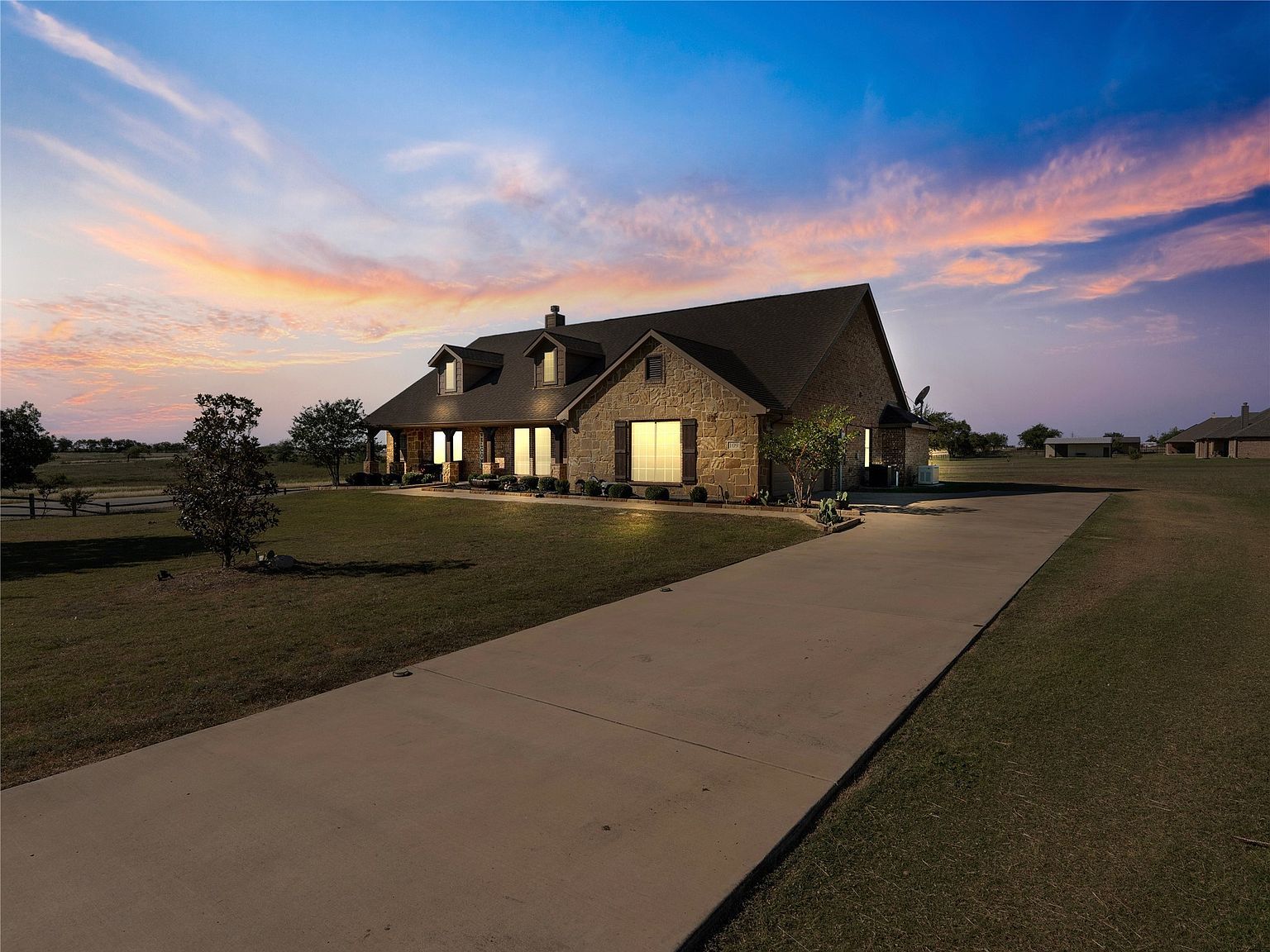 109 Highland Hills Blvd Decatur, TX 76234 - Thumbnail 3