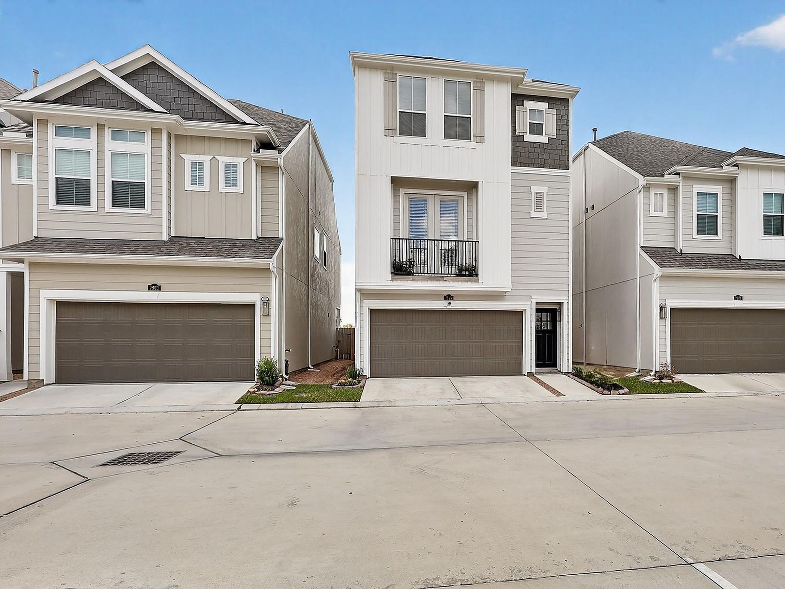 3215 Cedar Dawn Ln Houston, TX 77091 - Thumbnail 3