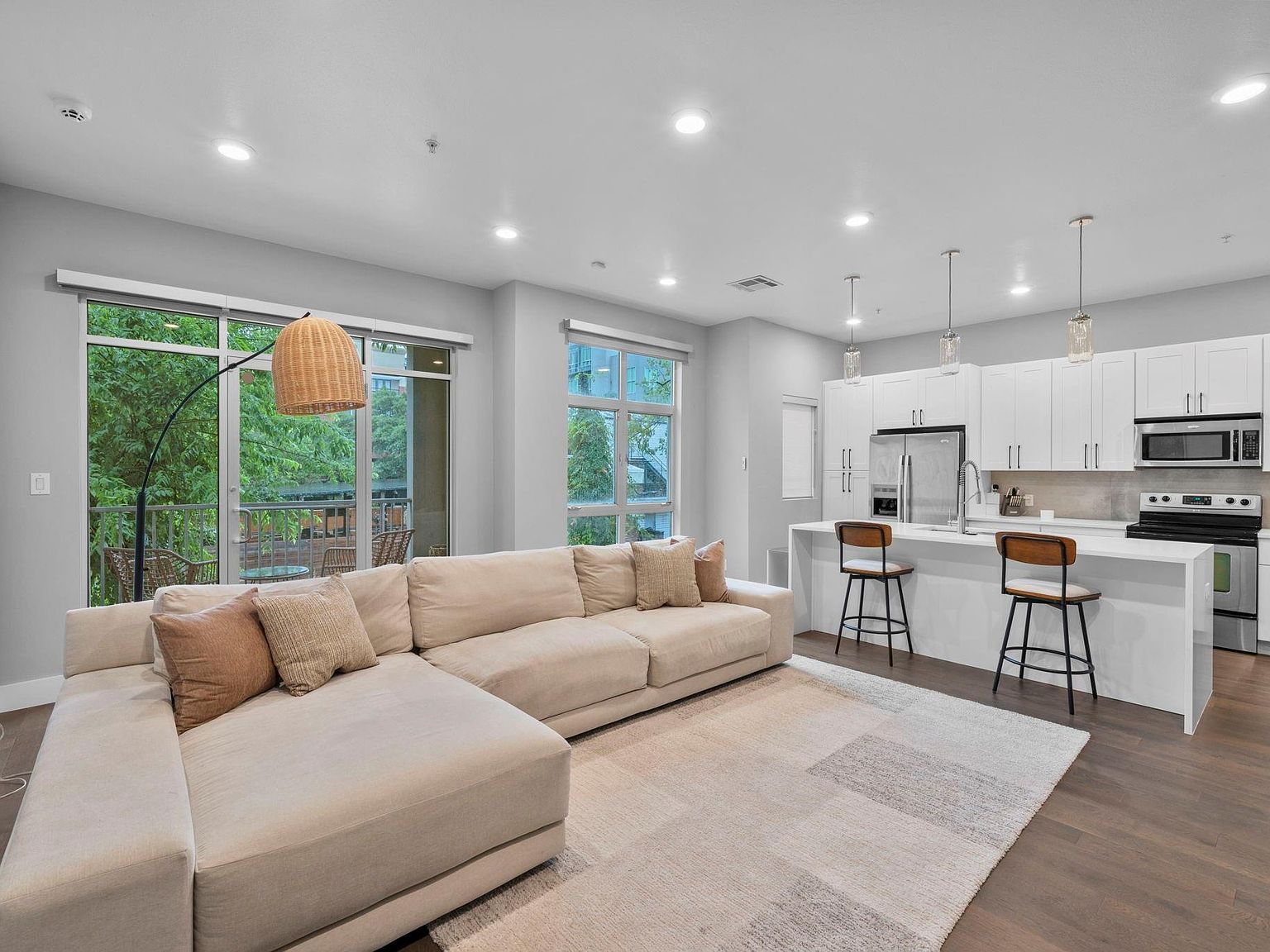 207 Pierce St #209 Houston, TX 77002 - Thumbnail 3