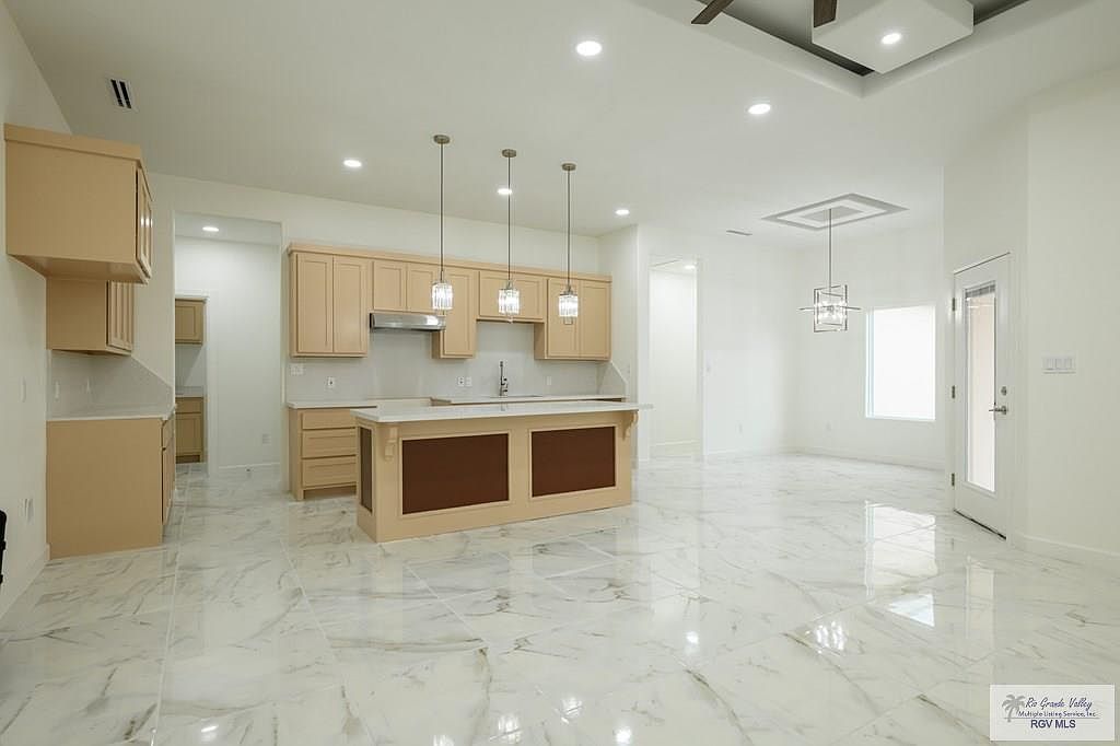 104 Justice Cir San Benito, TX 78586 - Thumbnail 3