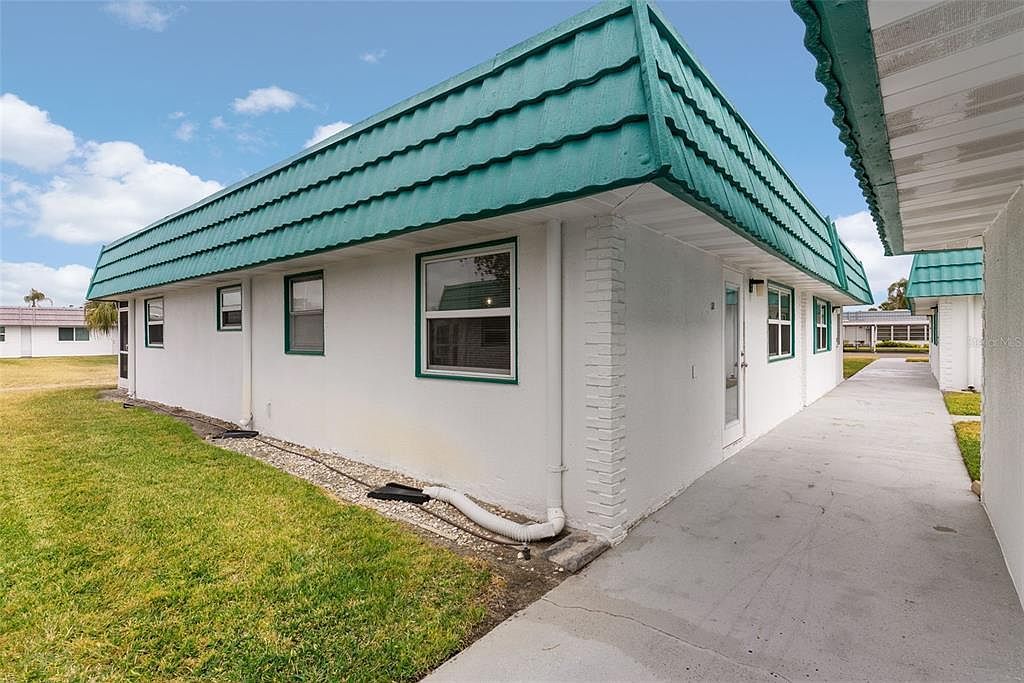 205 Kings Blvd APT 52 Sun City Center, FL 33573 - Thumbnail 3